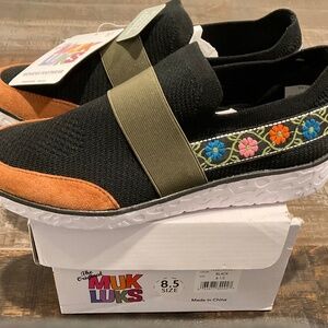 Muk Luks Size 8.5 Women’s slip on